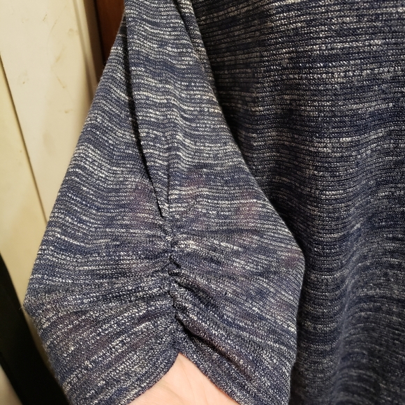 iZ Byer 3xl 3/4 sleeve lightweight top - Picture 5 of 8